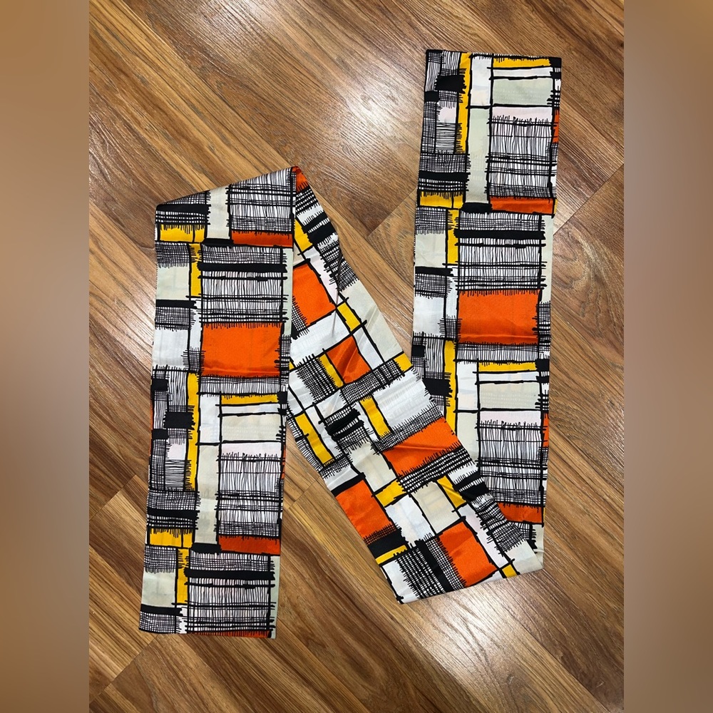 Fun vintage retro scarf!